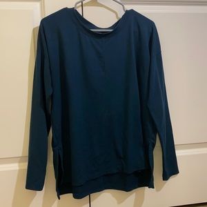 Old Navy Active Women’s Top Size Medium